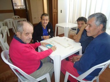 Grupo de estimulação cognitiva - jogo dominó